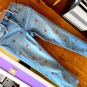 BLANKNYC embellished jeans. SUPER CUTE rosettes top to bottom. EUC